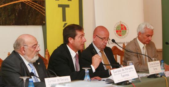 Rafael García, director general de ANEFP, Pere Feliu y Eugeni Sedano de Esteve i