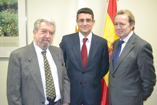 Santiago Martin entre Ignacio Para y Salvador Arribas