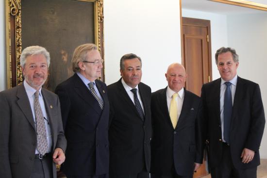 La Fundación Bamberg y Apegsaude con el Secretriao de Estado