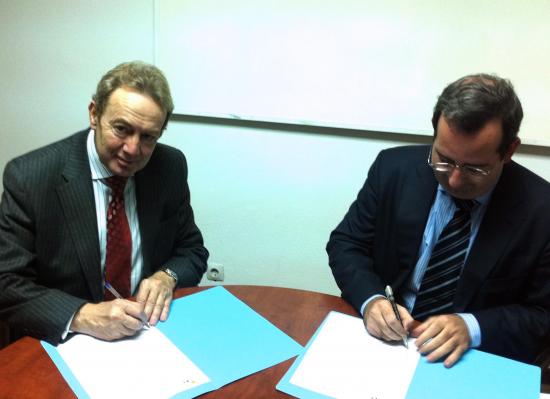 Ignacio Para y Javier Martí firma